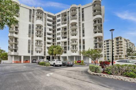 1361 S Ocean Bl Pompano Beach FL 33062
