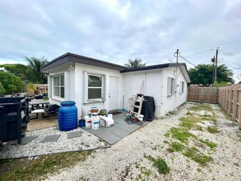 2441 NW 13th Street Pompano Beach FL 33069