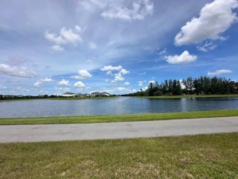 4682 Longwood Lake Square Westlake FL 33470