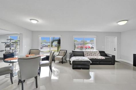3322 Mckinley Street Hollywood FL 33021
