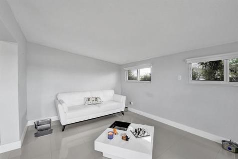 3322 Mckinley Street Hollywood FL 33021