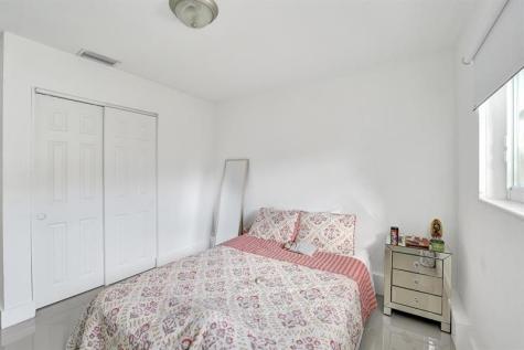 3322 Mckinley Street Hollywood FL 33021