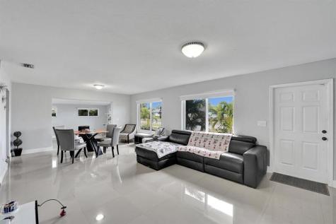 3322 Mckinley Street Hollywood FL 33021
