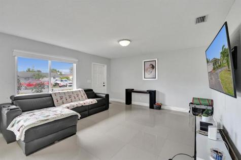 3322 Mckinley Street Hollywood FL 33021