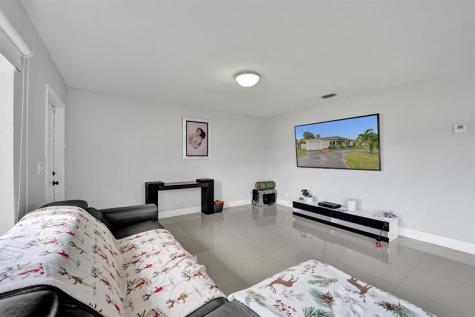 3322 Mckinley Street Hollywood FL 33021