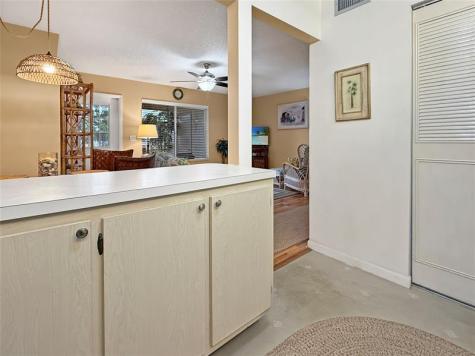 320 Knotty Pine Circle Greenacres FL 33463