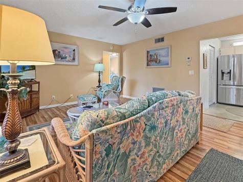 320 Knotty Pine Circle Greenacres FL 33463