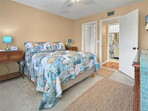 320 Knotty Pine Circle Greenacres FL 33463