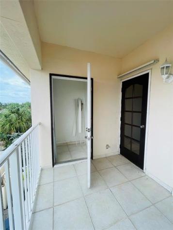 2605 Bay Drive Pompano Beach FL 33062