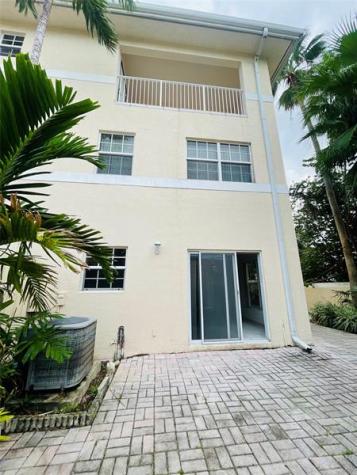 2605 Bay Drive Pompano Beach FL 33062
