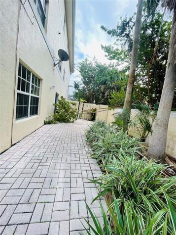 2605 Bay Drive Pompano Beach FL 33062
