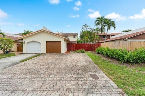 2530 NE 9th Street Fort Lauderdale FL 33304