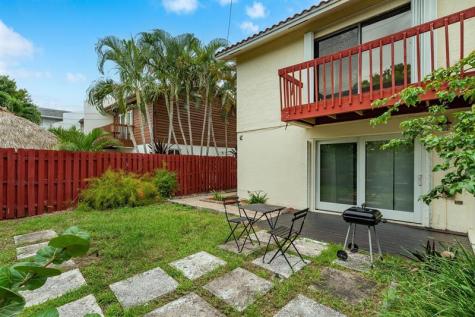 2530 NE 9th Street Fort Lauderdale FL 33304