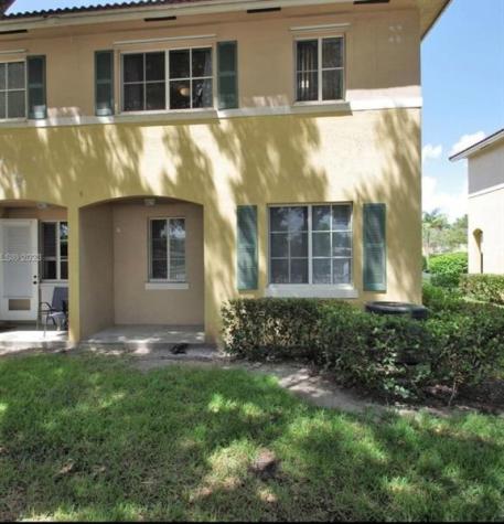 6030 SW 19th Place North Lauderdale FL 33068