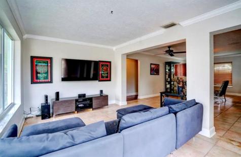 2725 SE 2nd Court Pompano Beach FL 33062
