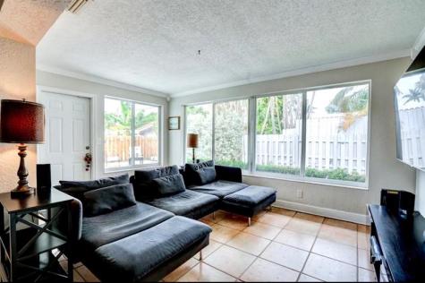 2725 SE 2nd Court Pompano Beach FL 33062