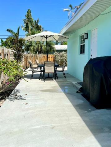 2725 SE 2nd Court Pompano Beach FL 33062