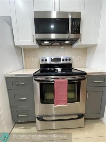 2401 Antigua Coconut Creek FL 33066
