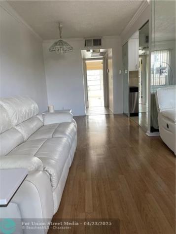 2401 Antigua Coconut Creek FL 33066