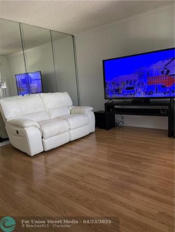 2401 Antigua Coconut Creek FL 33066