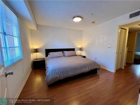 2841 NE 185th Street Miami FL 33180