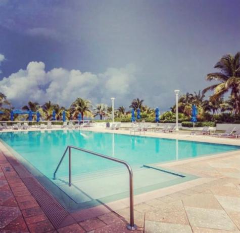 100 Lincoln Road Miami Beach FL 33139