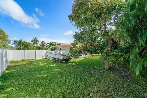 2135 NE 2nd Drive Boca Raton FL 33431