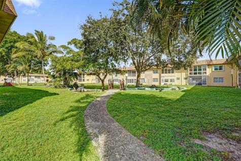 5140 SW 40th Avenue Dania Beach FL 33314