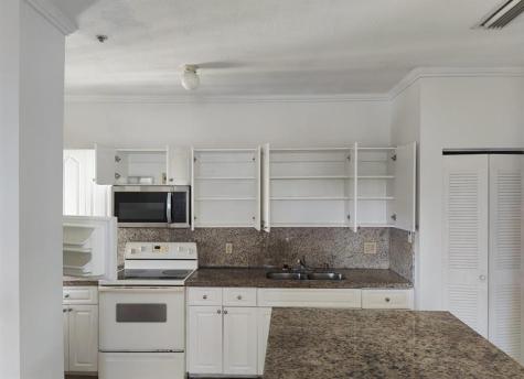 629 SW 2 Street Miami FL 33130
