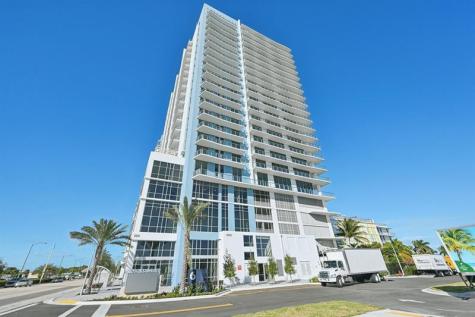 220 Lake Shore Drive West Palm Beach FL 33403
