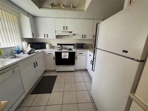 11183 NW 7th Street Miami FL 33172