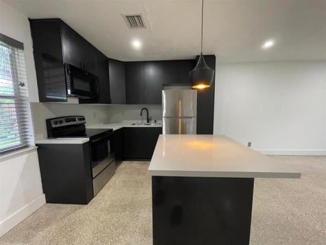 975 NE 40th Street Oakland Park FL 33334