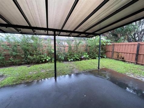 975 NE 40th Street Oakland Park FL 33334