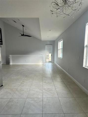 2911 Cascada Isles Way Hollywood FL 33024