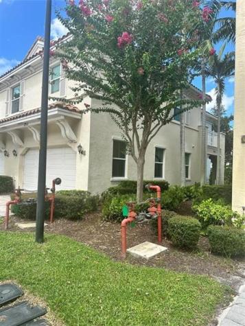 2911 Cascada Isles Way Hollywood FL 33024