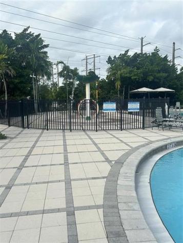 2911 Cascada Isles Way Hollywood FL 33024