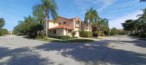 6688 Via Regina Boca Raton FL 33433