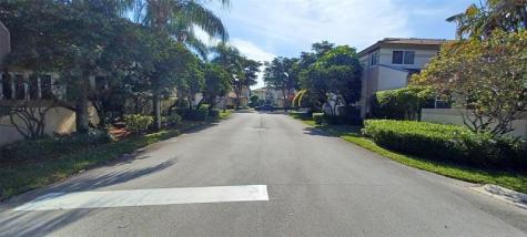 6688 Via Regina Boca Raton FL 33433