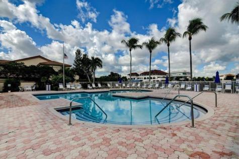 6688 Via Regina Boca Raton FL 33433