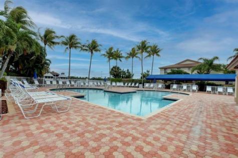 6688 Via Regina Boca Raton FL 33433