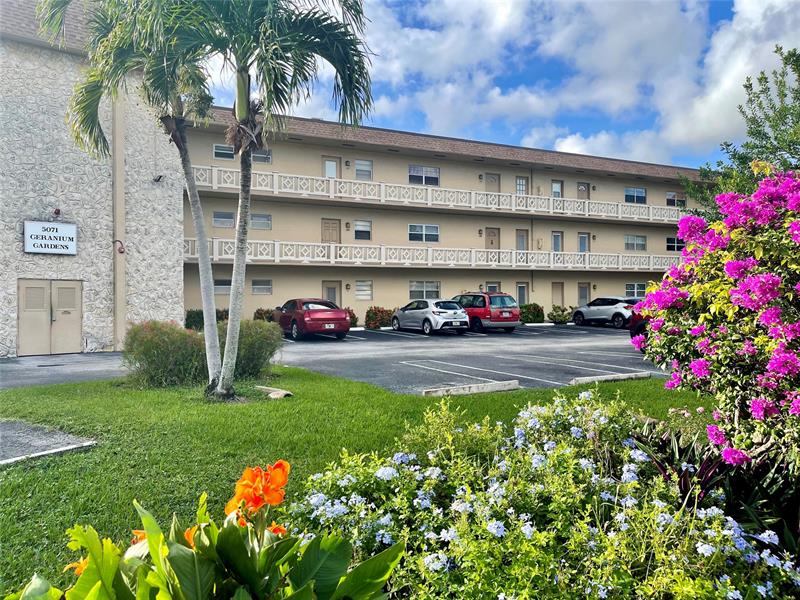 5071 W Oakland Park Boulevard Lauderdale Lakes FL 33313