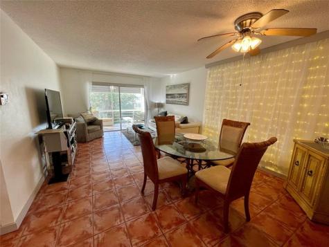 5071 W Oakland Park Boulevard Lauderdale Lakes FL 33313