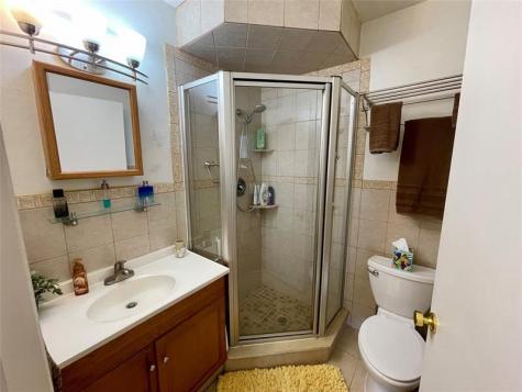5071 W Oakland Park Boulevard Lauderdale Lakes FL 33313