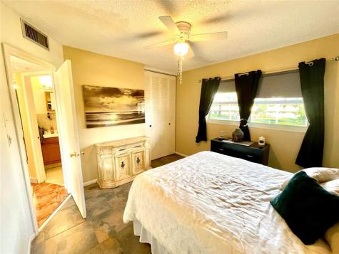 5071 W Oakland Park Boulevard Lauderdale Lakes FL 33313