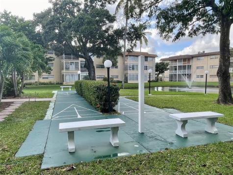 5071 W Oakland Park Boulevard Lauderdale Lakes FL 33313