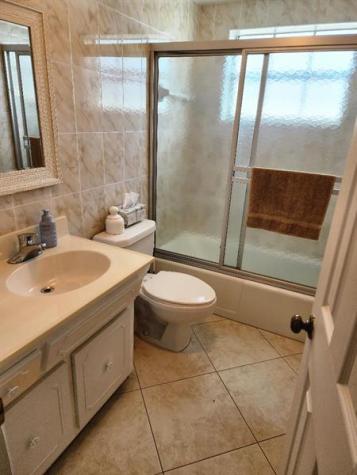 4141 NW 44th Avenue Lauderdale Lakes FL 33319