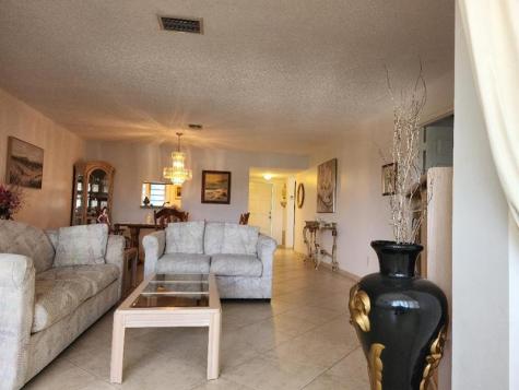 4141 NW 44th Avenue Lauderdale Lakes FL 33319