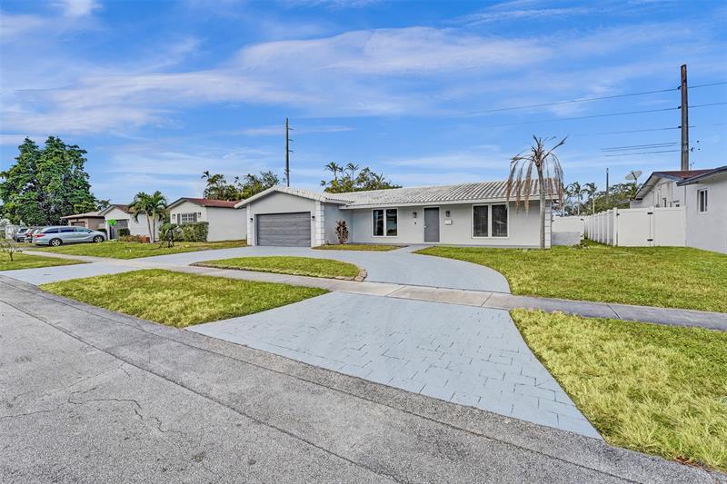 4001 N 41st Court Hollywood FL 33021