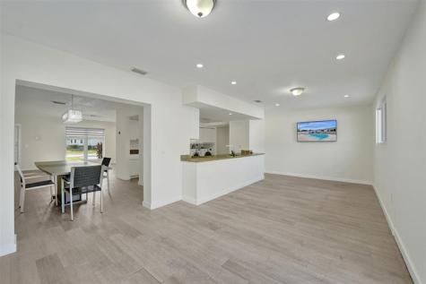 4001 N 41st Court Hollywood FL 33021