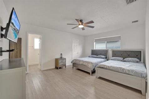 4001 N 41st Court Hollywood FL 33021